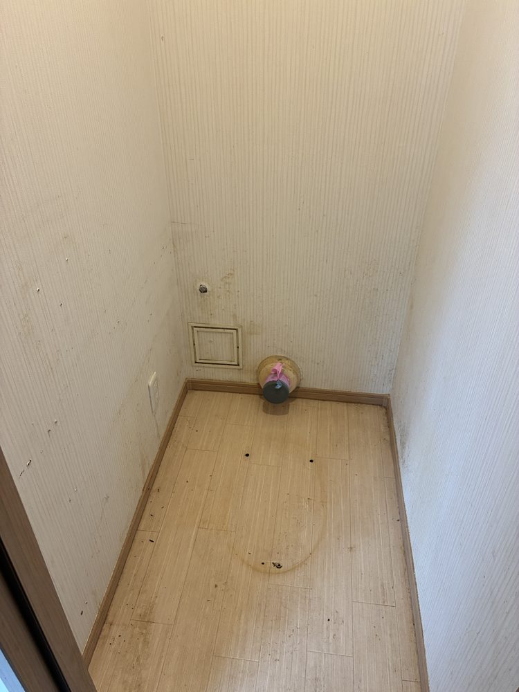 トイレリフォーム施工中（既存便器の撤去後）